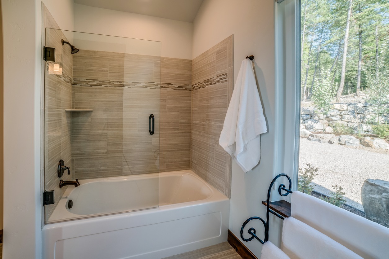 Shower & Tub Installation in Rockford